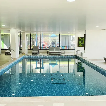 Seavibes C4 - Pool & Spa Beach Navodari