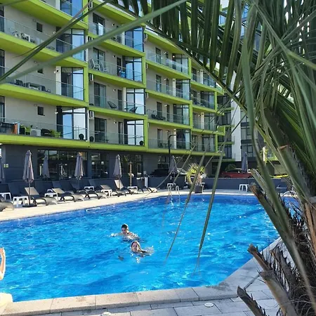 Seavibes C4 - Pool & Spa Beach